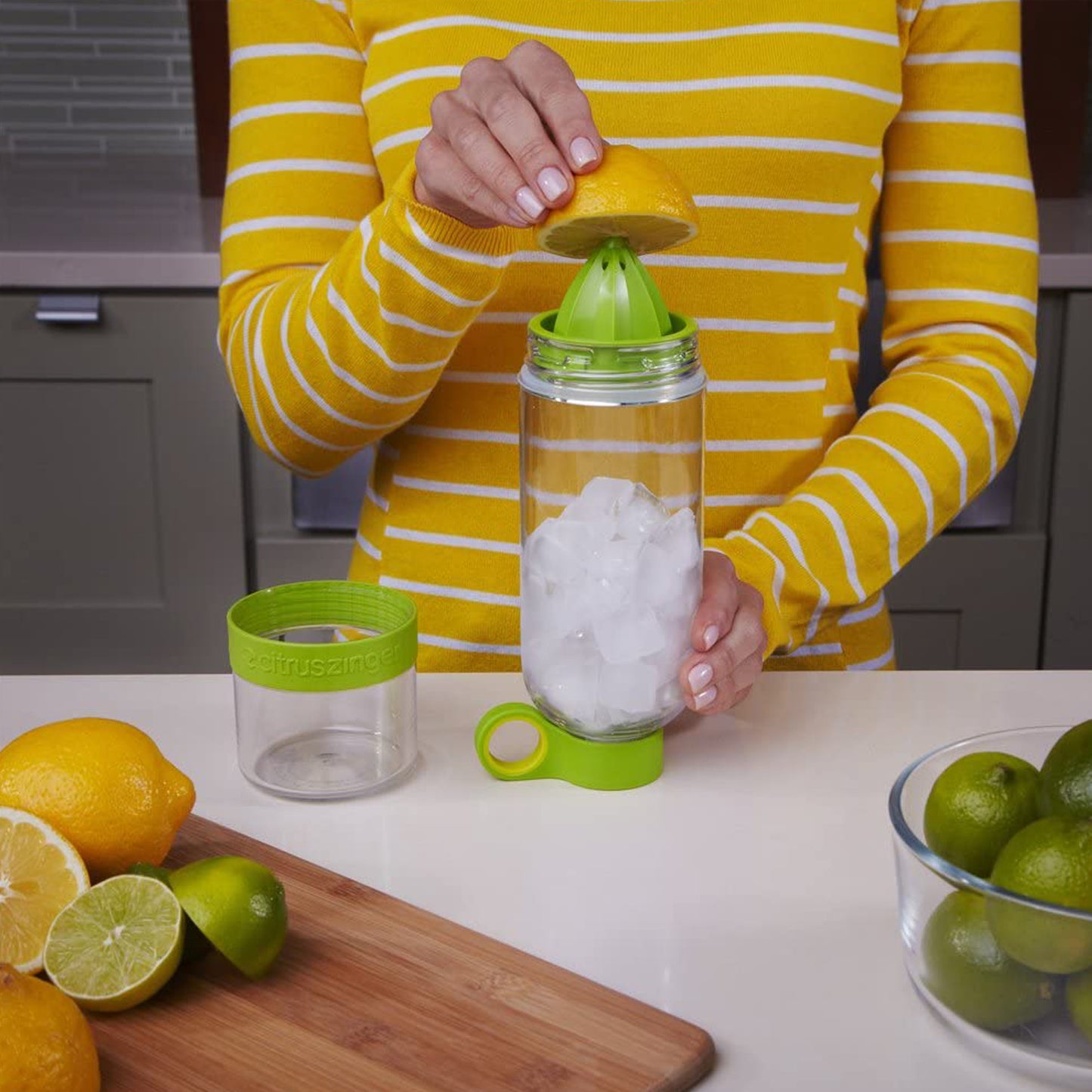 2414 Citrus Juicer Bottle Instant Juice Sports Bottle Juice Maker Infuser Bottle