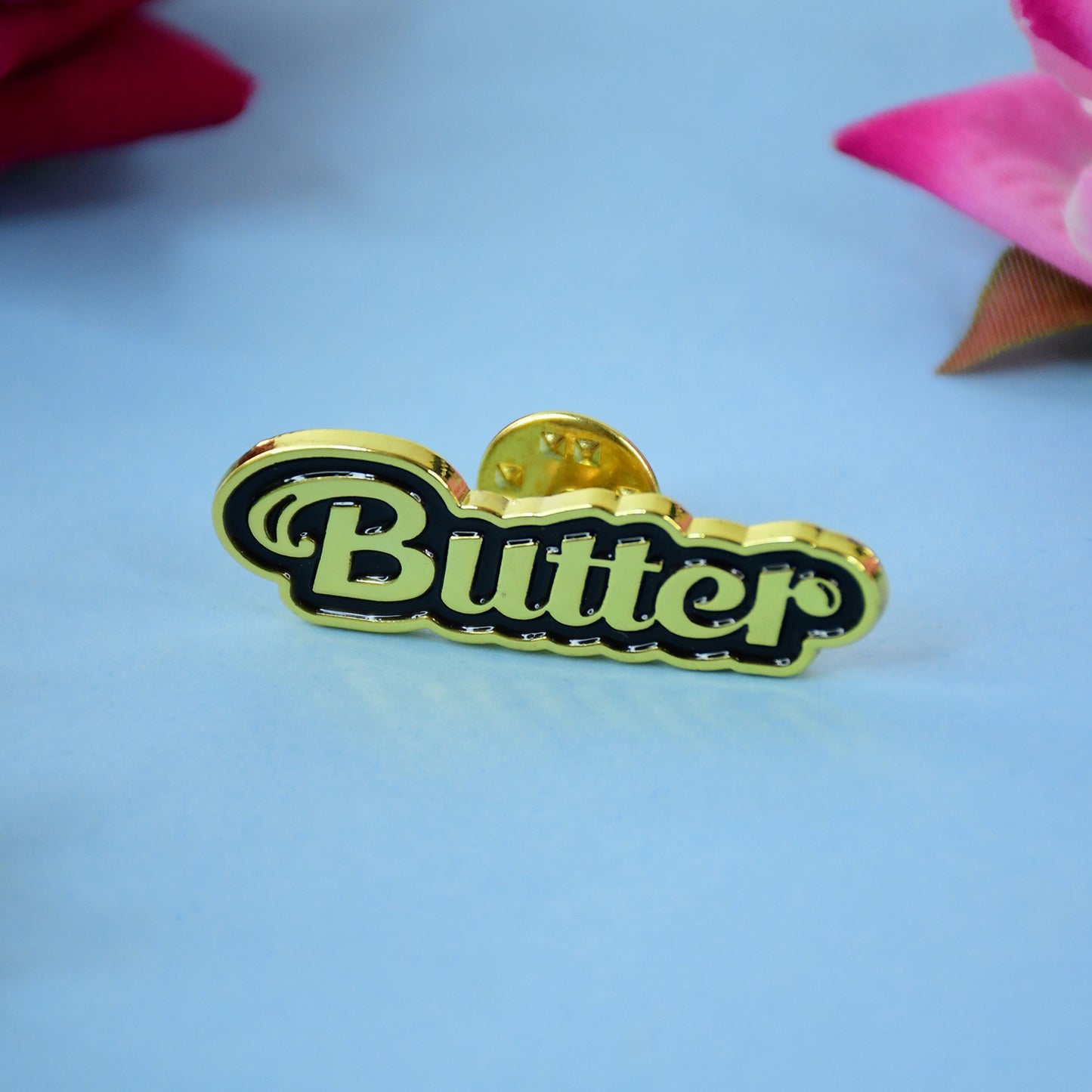 Stylish Metal Badge Pin Single Piece (Random Design)