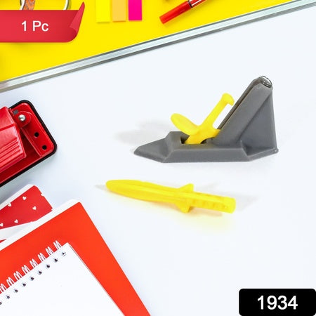 1934 Junior Rocket Launcher Military Theme Plastic Bullet Toy For Outdoorindoor Play (1 Pc)