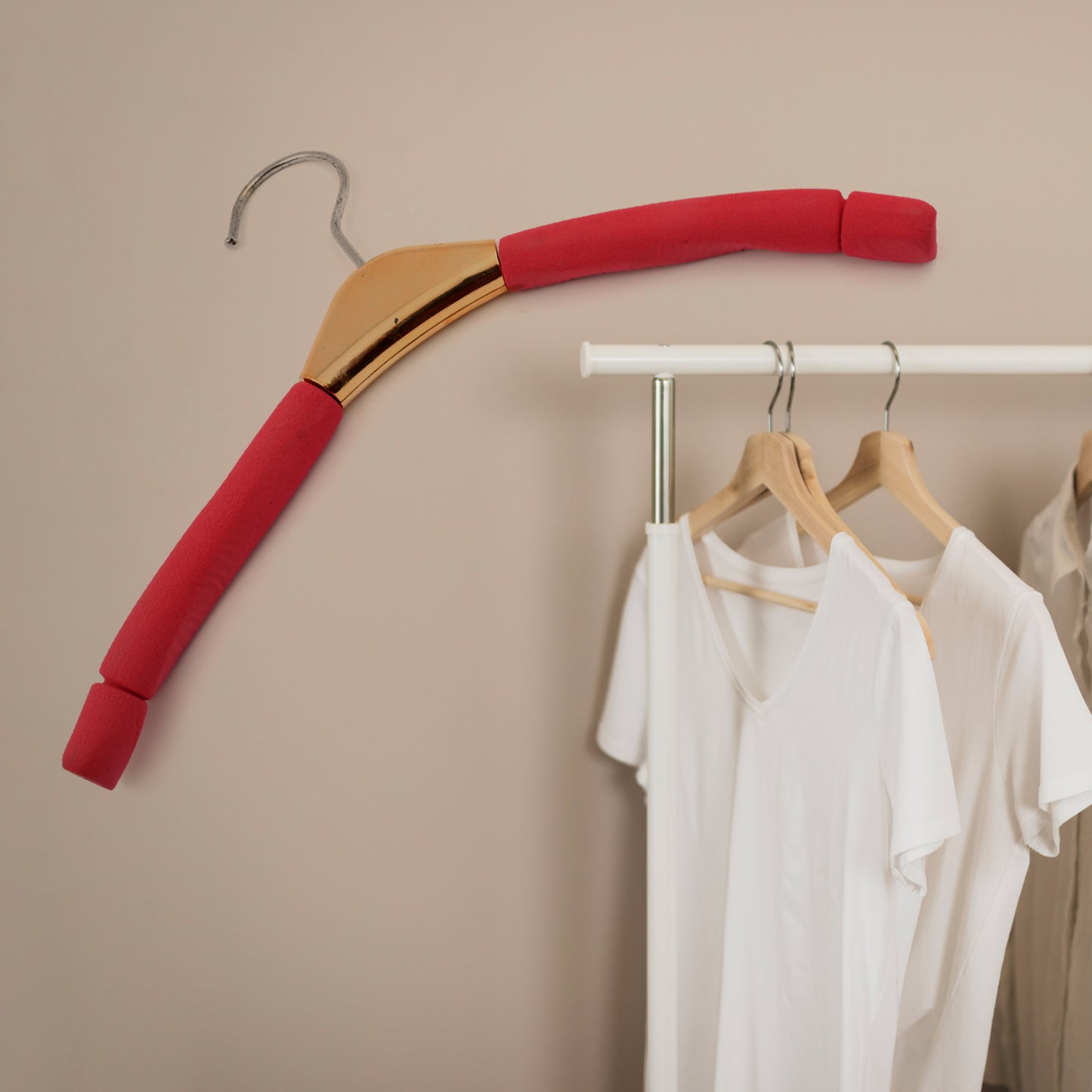 Solid Sponge Hanger Non-slip Hanger Home No Trace Clothes Hanging Pants Clip Clothing Store Hangersclothes Hanger For Closet Wedding Dress Women Men Children Clothing (1 Pc Mix Color B Grade)